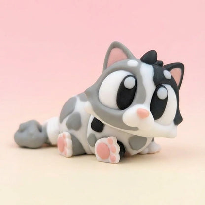 Mila la Gatita Manchitas figura articulada sostenible | Wompy Pals